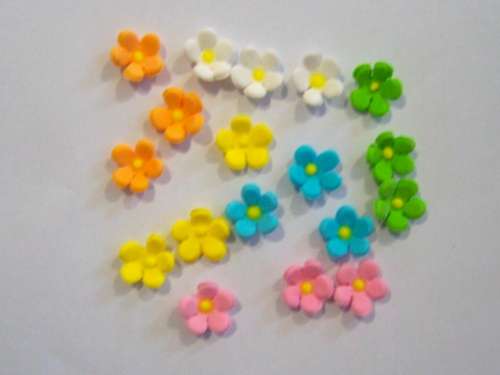 Edible Mini Daisy Flowers - Click Image to Close